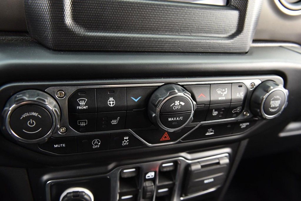 Jeep Wrangler Vehicle Image 13