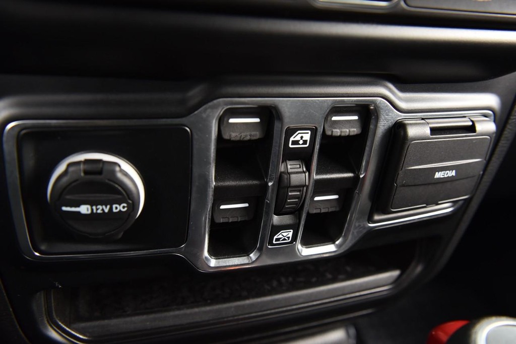 Jeep Wrangler Vehicle Image 14