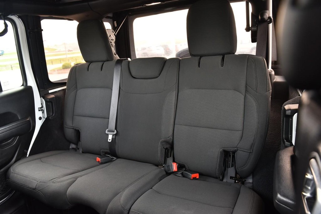 Jeep Wrangler Vehicle Image 21
