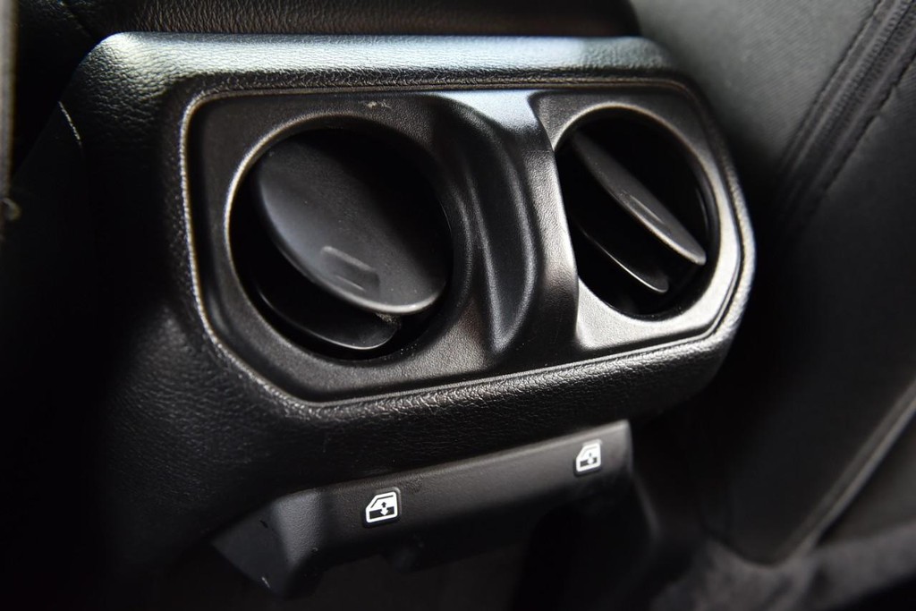 Jeep Wrangler Vehicle Image 22