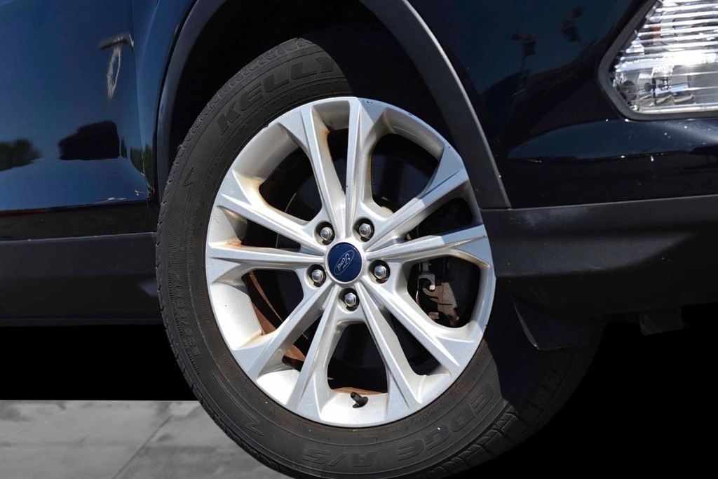 Ford Escape Vehicle Image 03