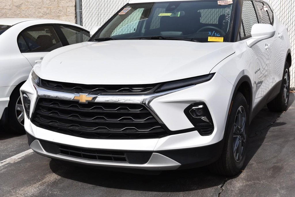 Chevrolet Blazer Vehicle Image 02