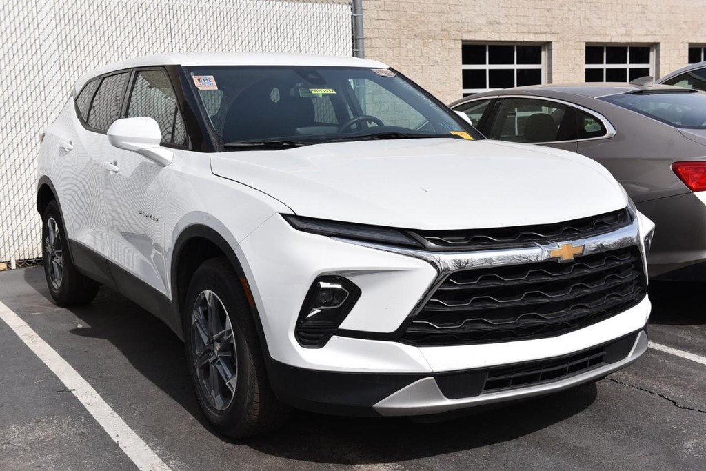 Chevrolet Blazer Vehicle Image 04