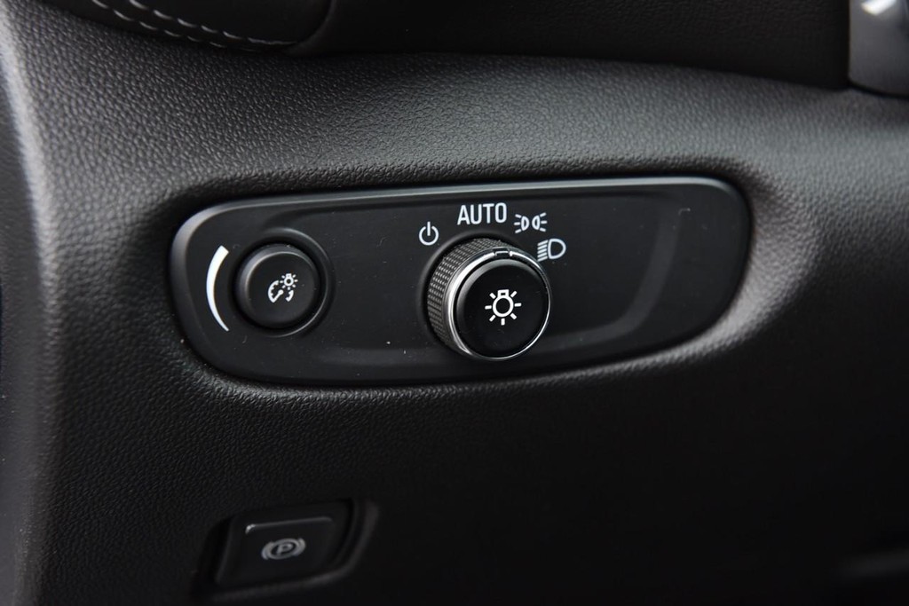 Chevrolet Blazer Vehicle Full-screen Gallery Image 09