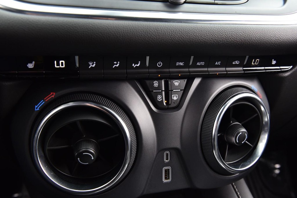 Chevrolet Blazer Vehicle Full-screen Gallery Image 14