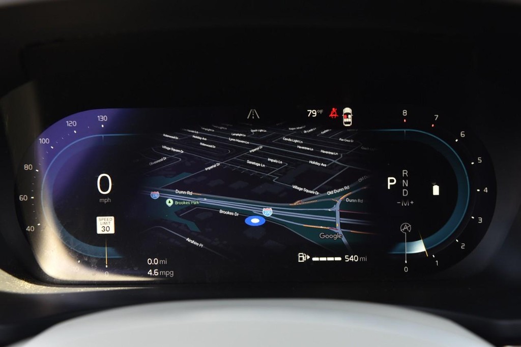 Volvo V60 Cross Country Vehicle Full-screen Gallery Image 12