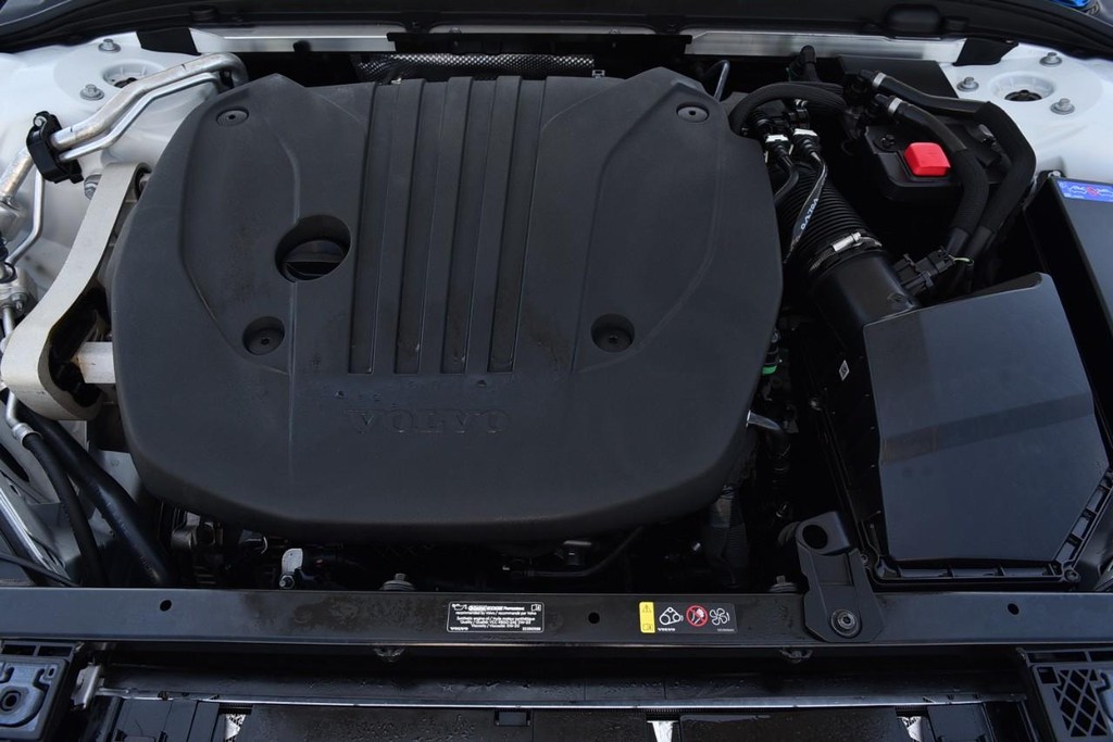 Volvo V60 Cross Country Vehicle Full-screen Gallery Image 25