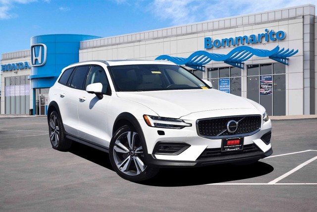 2025 Volvo V60 Cross Country Plus