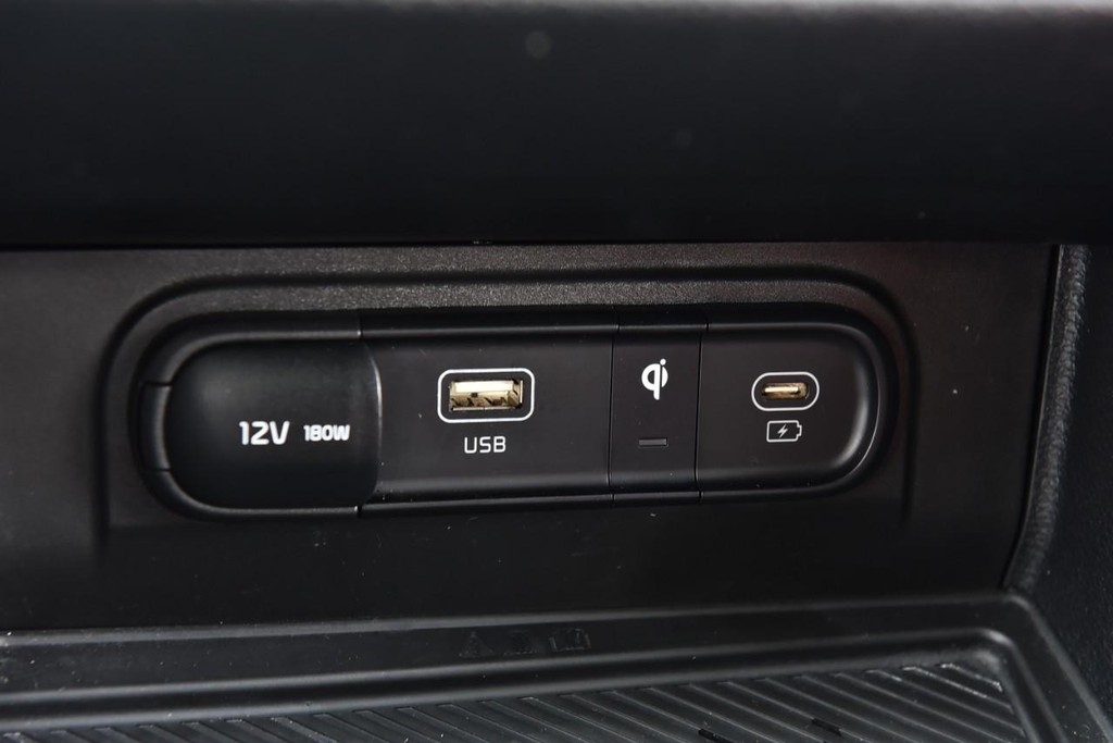 Kia Sportage Vehicle Image 18