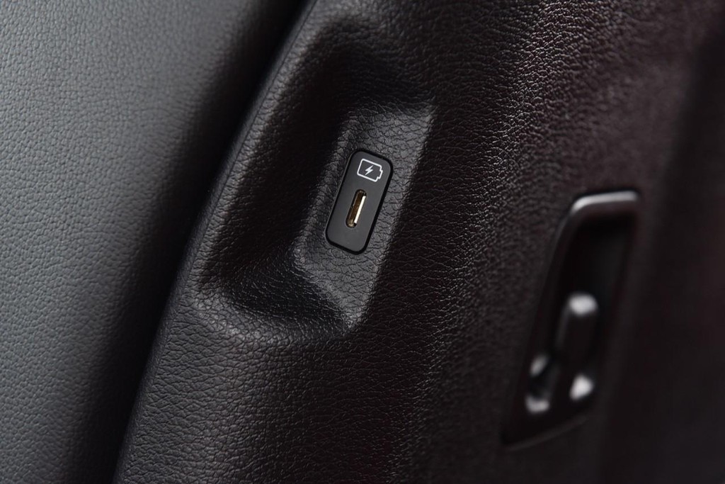 Kia Sportage Vehicle Image 28