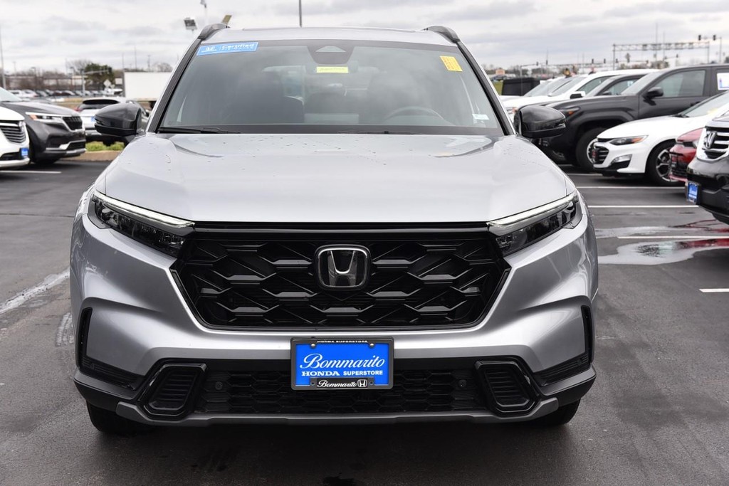 Honda CR-V Hybrid Vehicle Full-screen Gallery Image 4