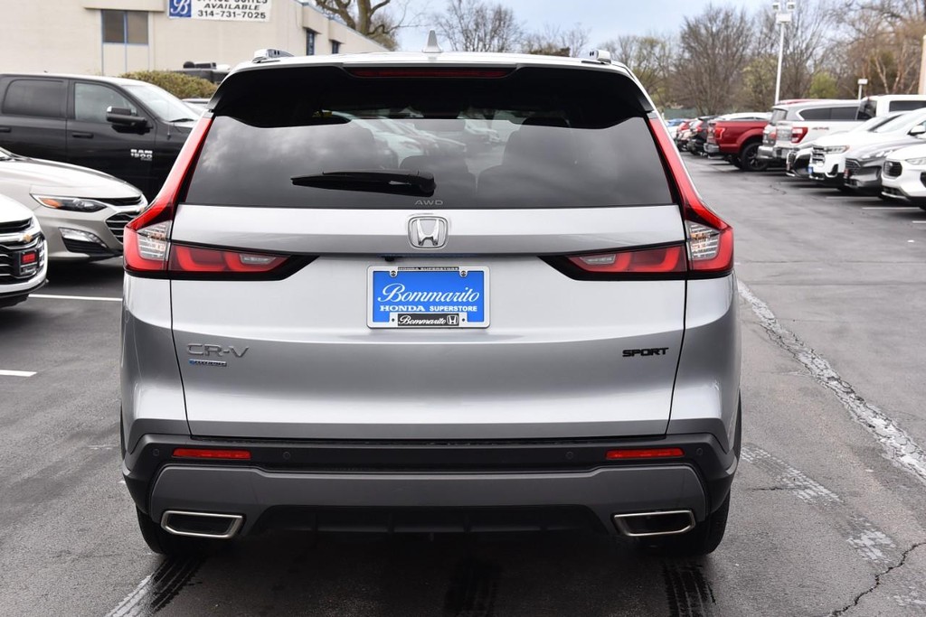 Honda CR-V Hybrid Vehicle Full-screen Gallery Image 6