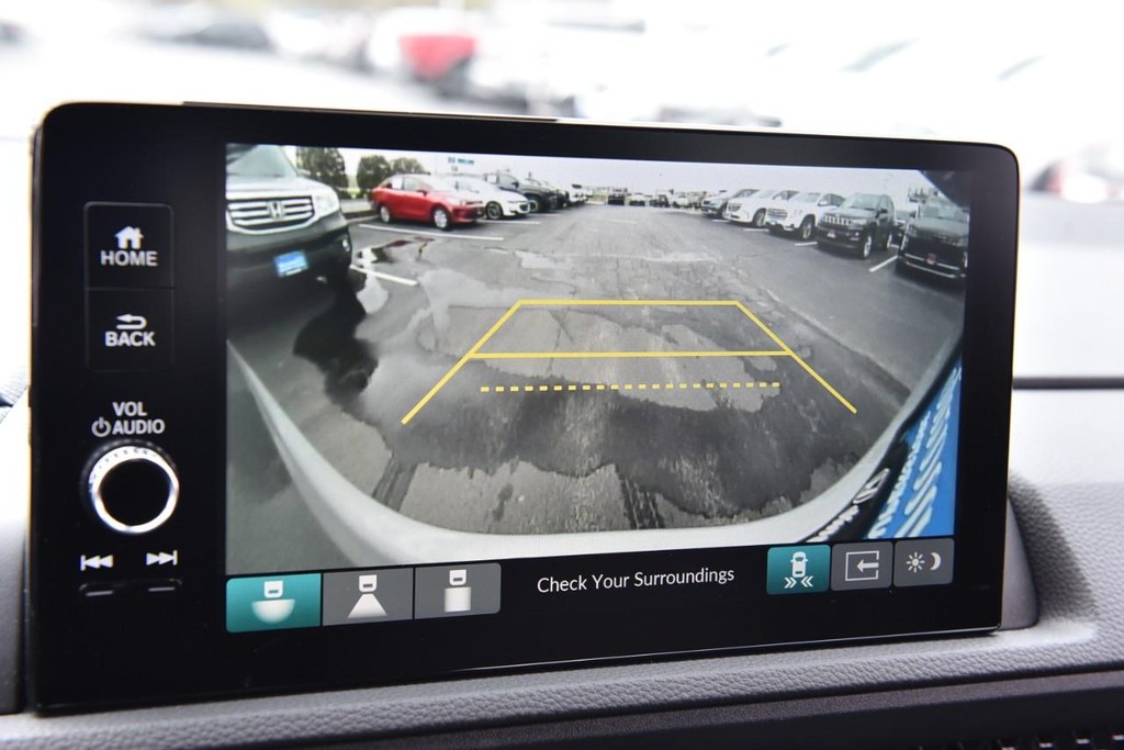 Honda CR-V Hybrid Vehicle Full-screen Gallery Image 13