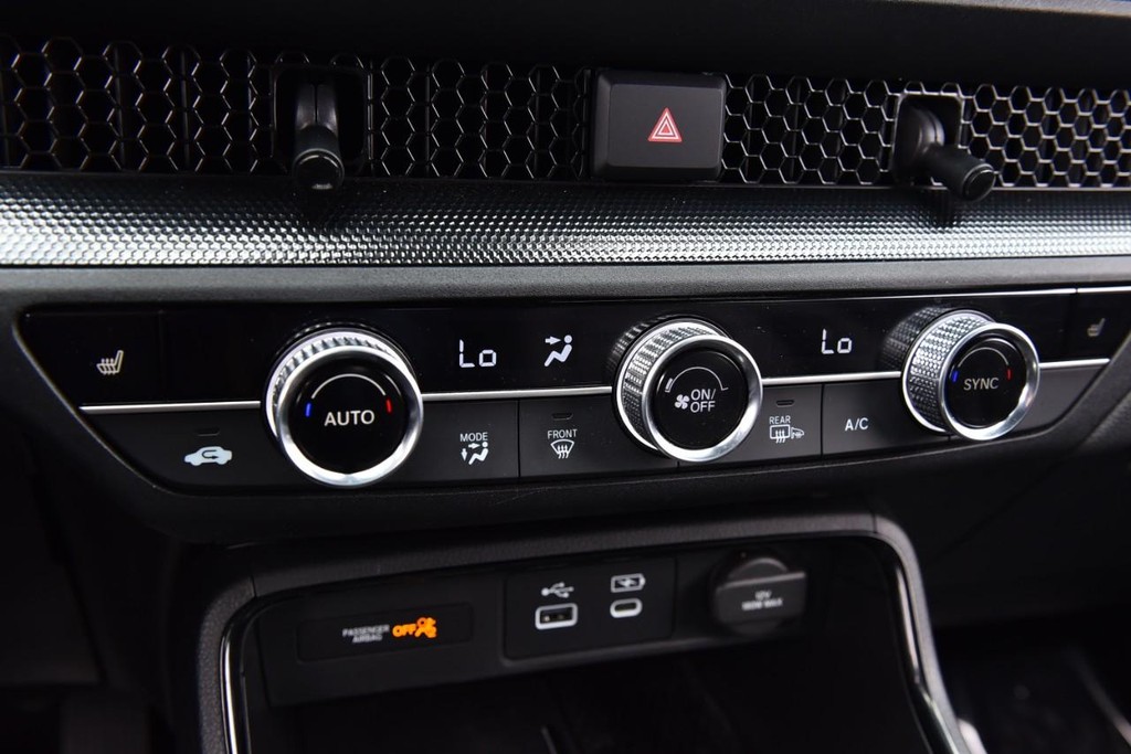 Honda CR-V Hybrid Vehicle Full-screen Gallery Image 16