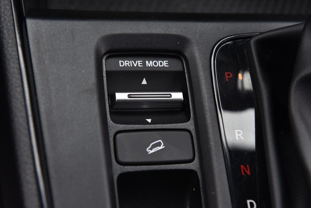 Honda CR-V Hybrid Vehicle Full-screen Gallery Image 19