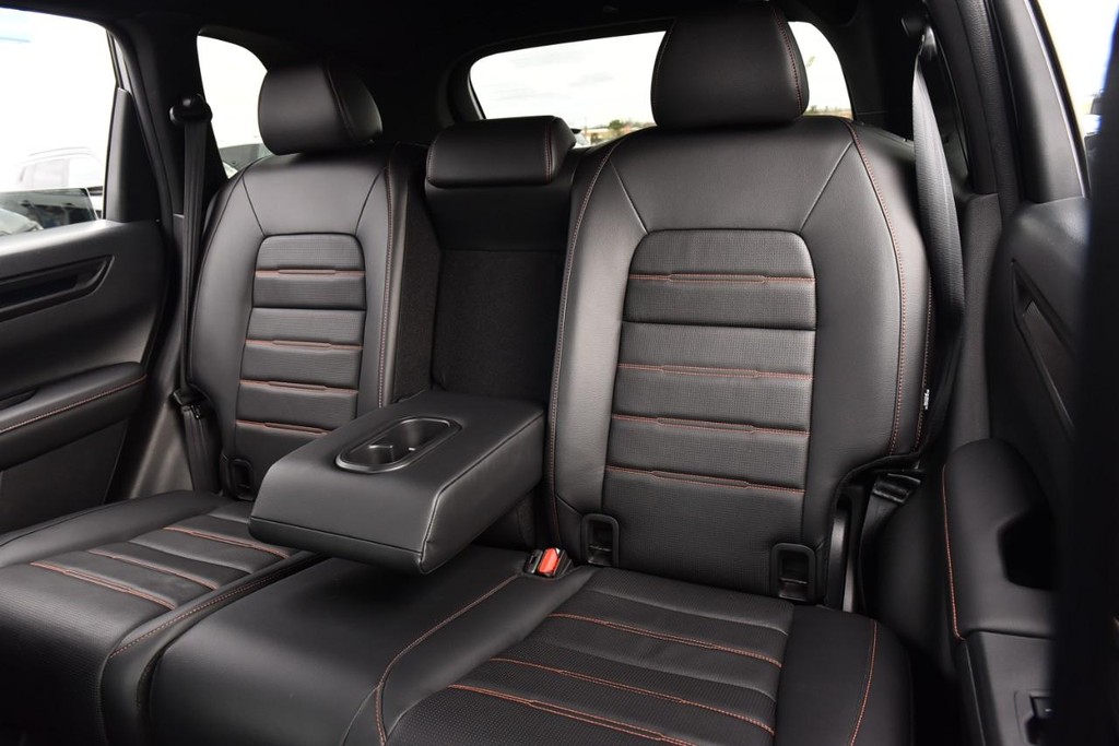 Honda CR-V Hybrid Vehicle Full-screen Gallery Image 25