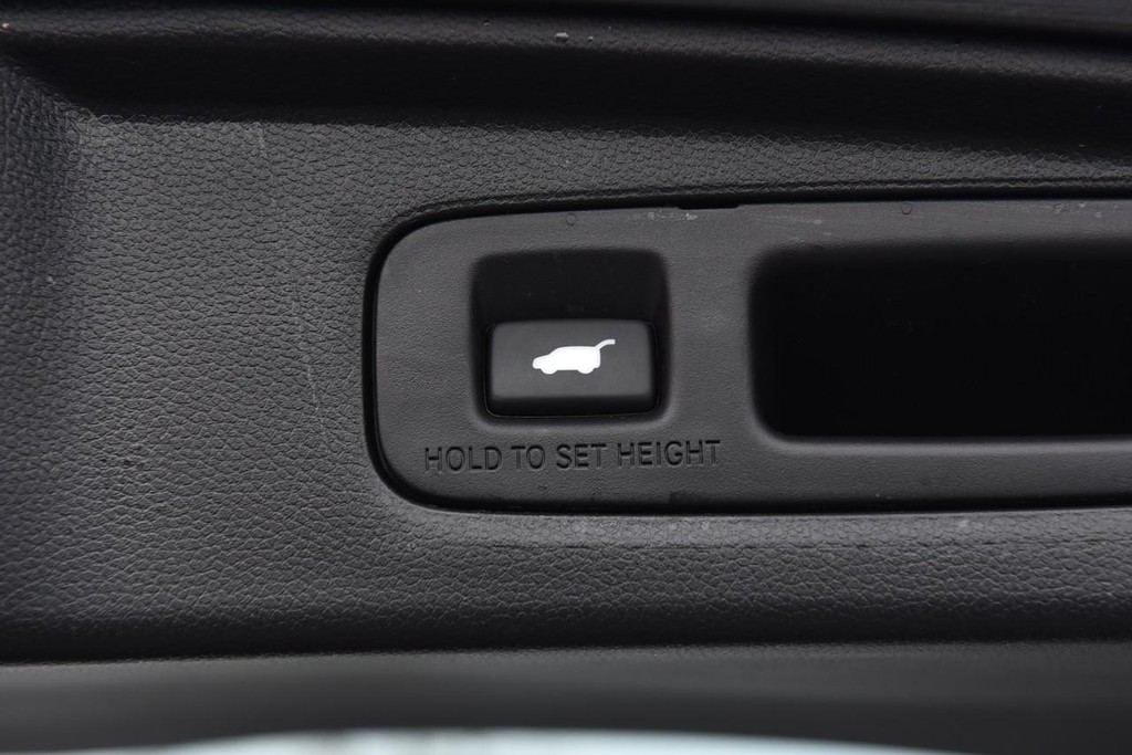 Honda CR-V Hybrid Vehicle Full-screen Gallery Image 29