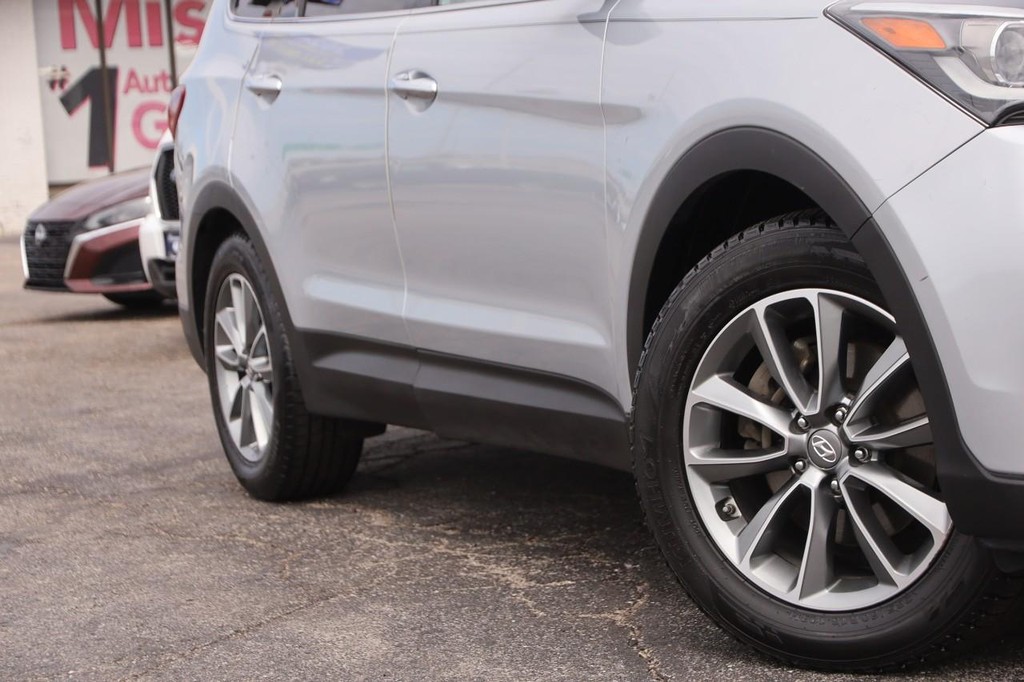 Hyundai Santa Fe XL Vehicle Image 03