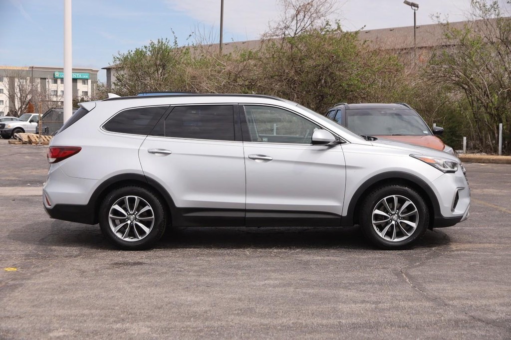 Hyundai Santa Fe XL Vehicle Image 05