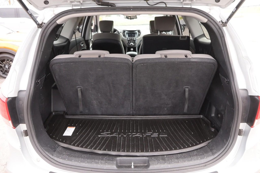 Hyundai Santa Fe XL Vehicle Image 07