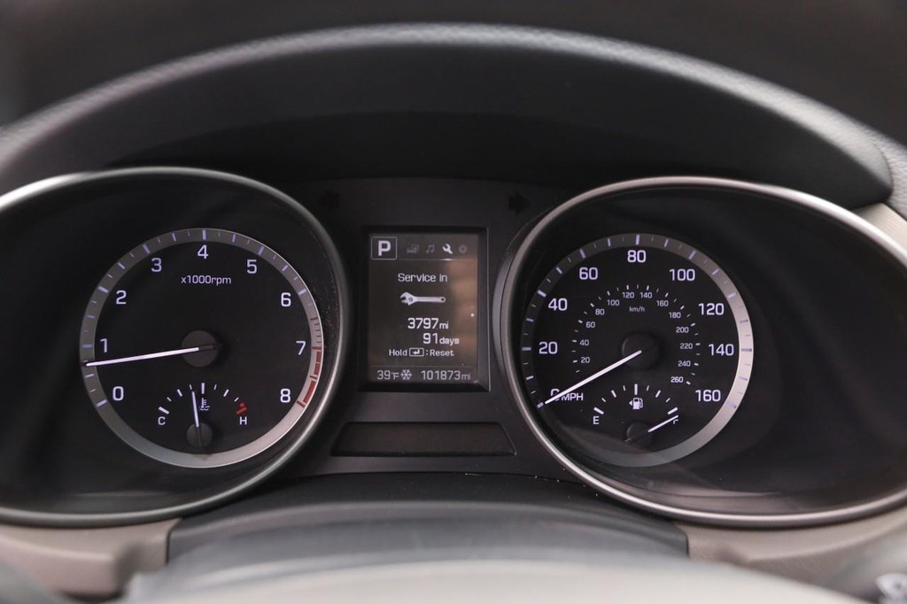 Hyundai Santa Fe XL Vehicle Image 14