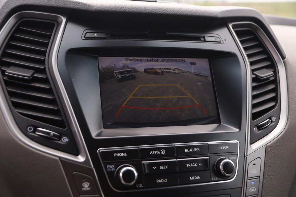Hyundai Santa Fe XL Vehicle Image 16