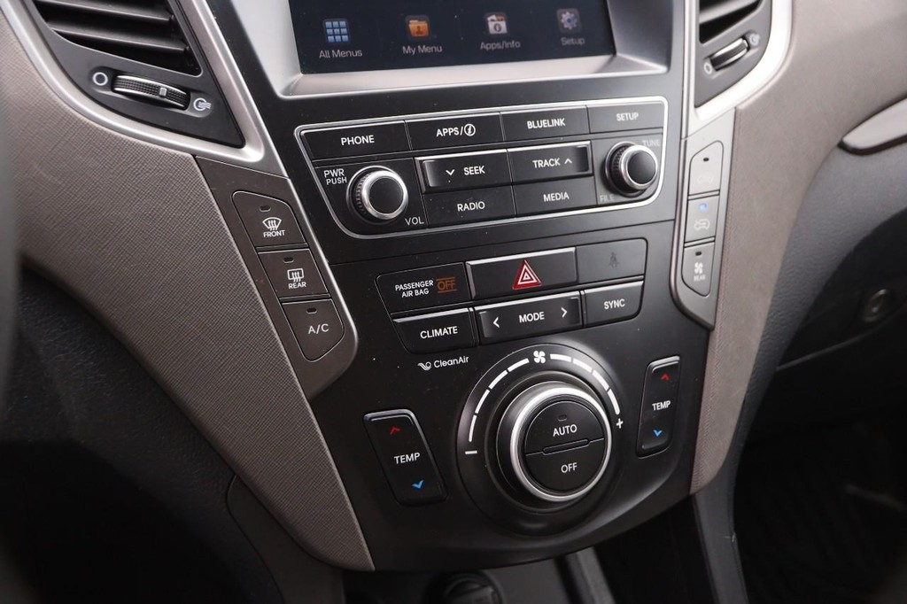 Hyundai Santa Fe XL Vehicle Image 17