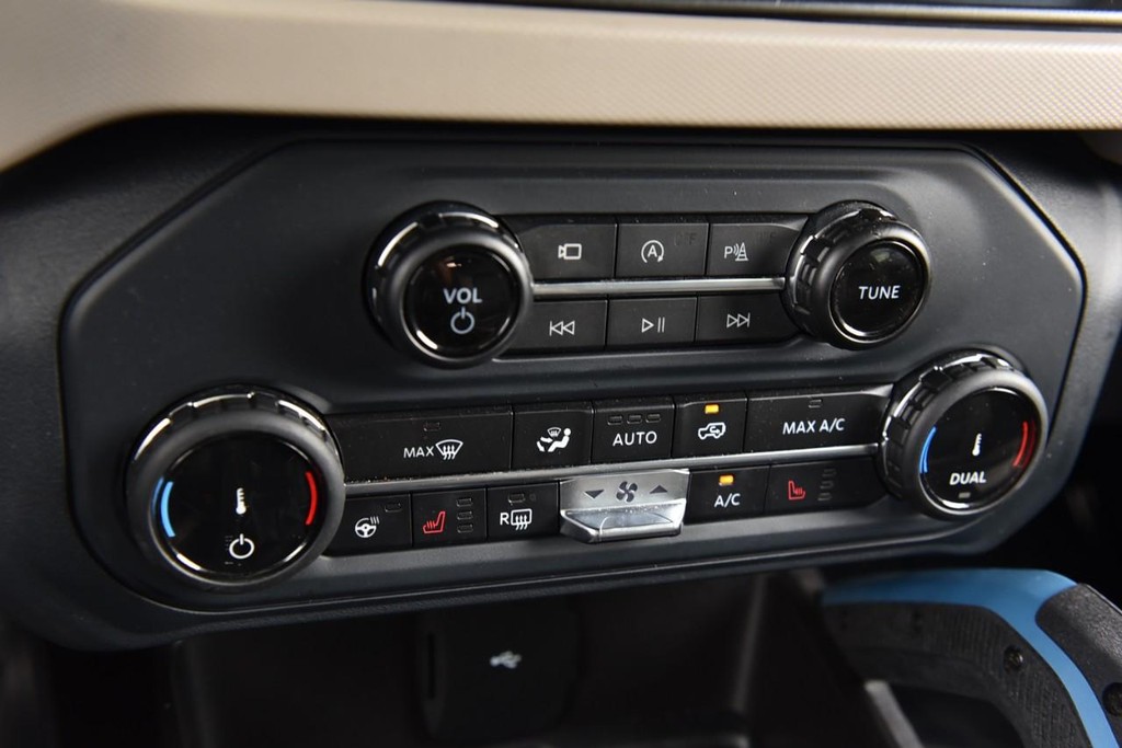 Ford Bronco Vehicle Image 13
