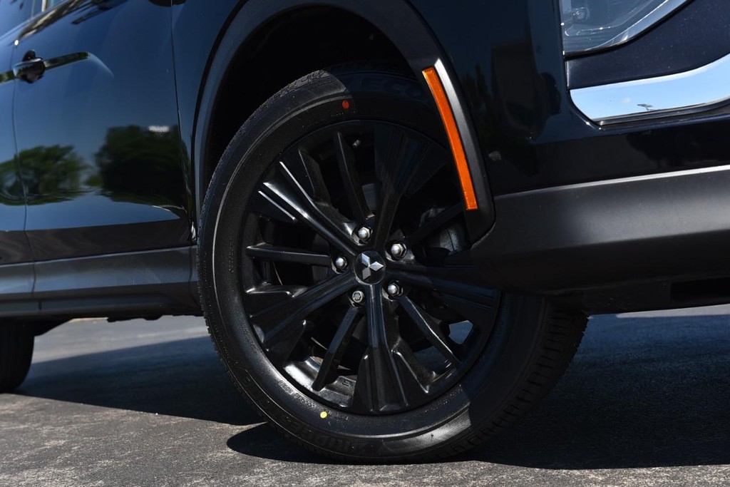 Mitsubishi Eclipse Cross Vehicle Image 03