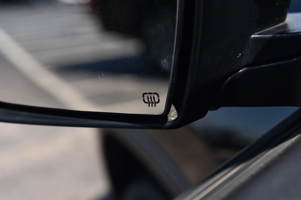 Jeep Cherokee Vehicle Image 09