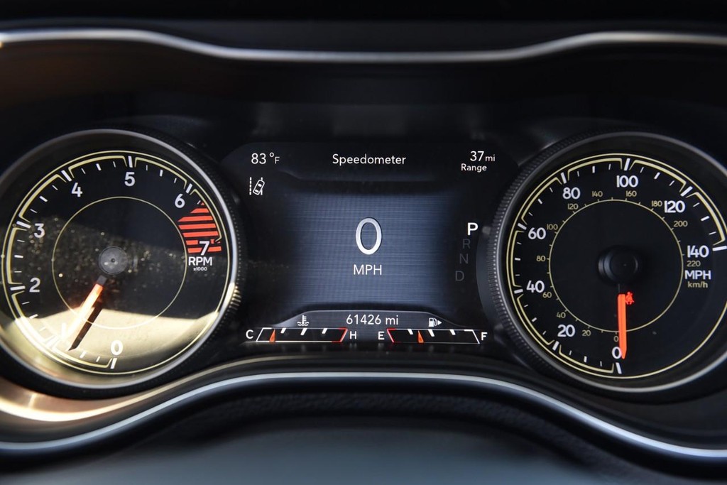 Jeep Cherokee Vehicle Image 12