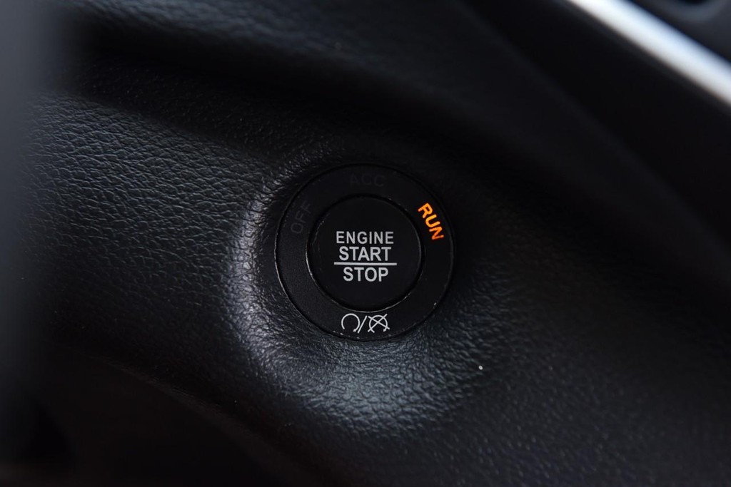 Jeep Cherokee Vehicle Image 18