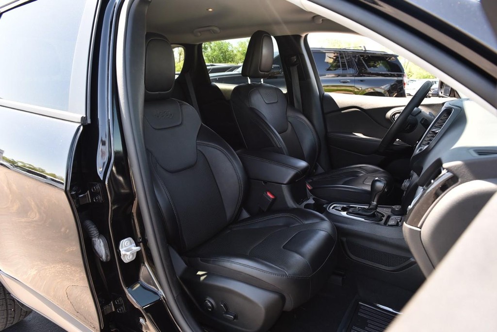 Jeep Cherokee Vehicle Image 21