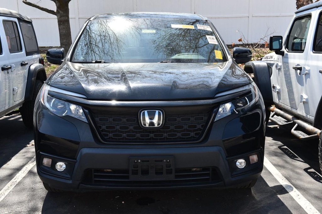 Honda Passport Vehicle Full-screen Gallery Image 3