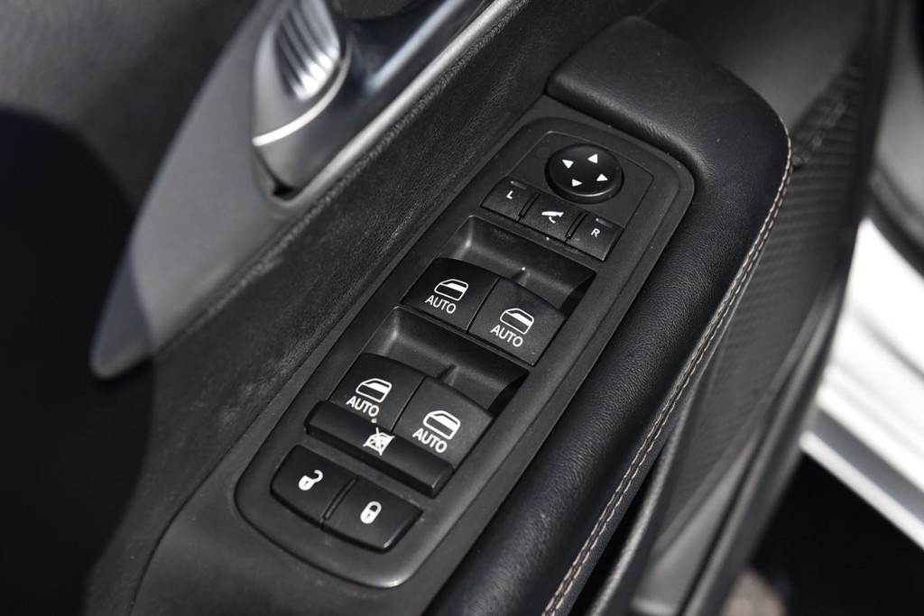 Chrysler Pacifica Vehicle Full-screen Gallery Image 8