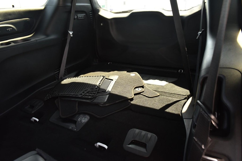 Chrysler Pacifica Vehicle Full-screen Gallery Image 30