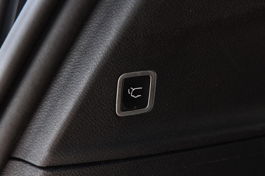 Chrysler Pacifica Vehicle Full-screen Gallery Image 33