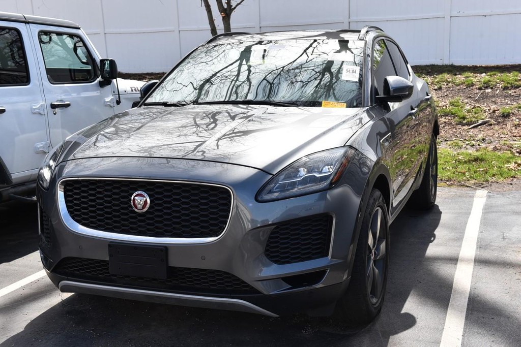 Jaguar E-PACE Vehicle Full-screen Gallery Image 4