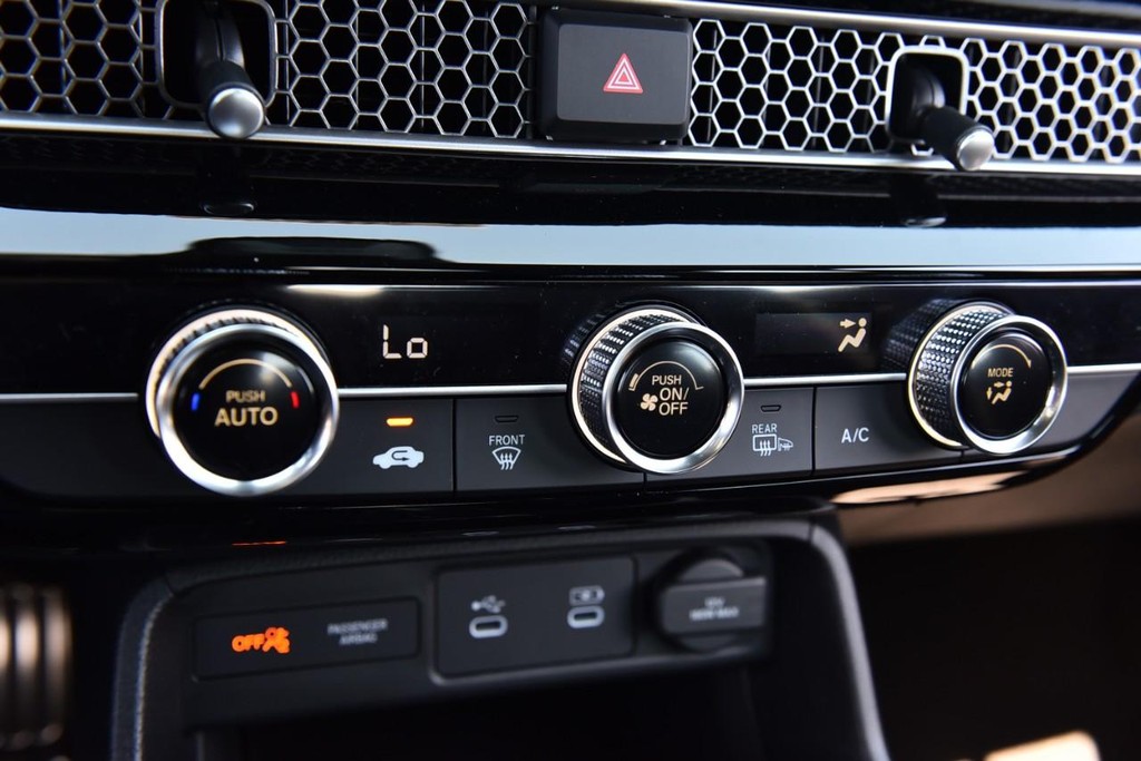 Honda Civic Sedan Vehicle Image 16