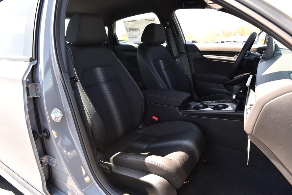 Honda Civic Sedan Vehicle Image 22