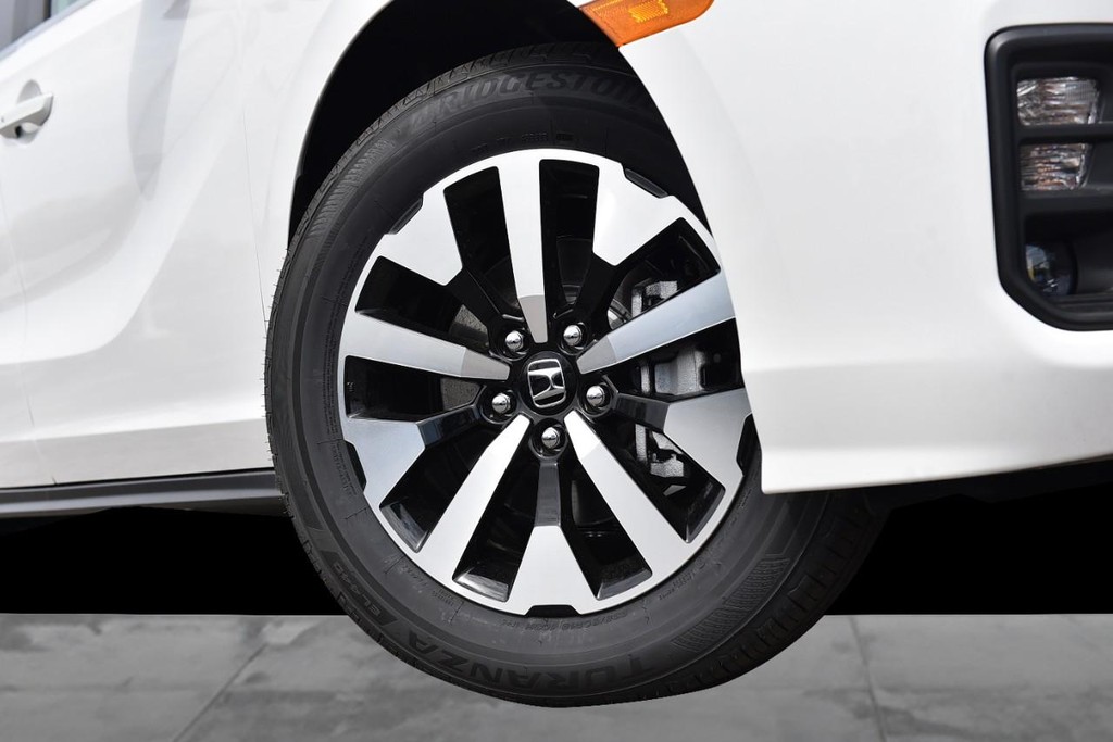 Honda Odyssey Vehicle Image 03