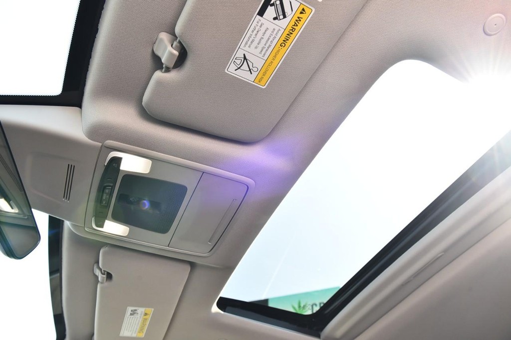 Honda CR-V Vehicle Image 24