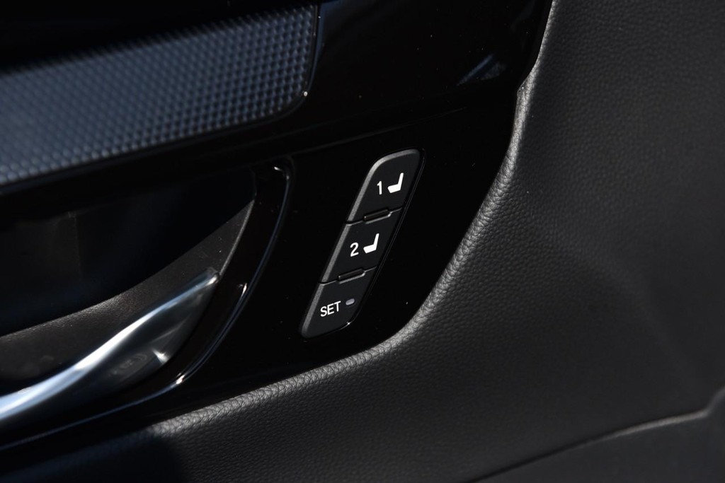 Honda CR-V Hybrid Vehicle Image 09