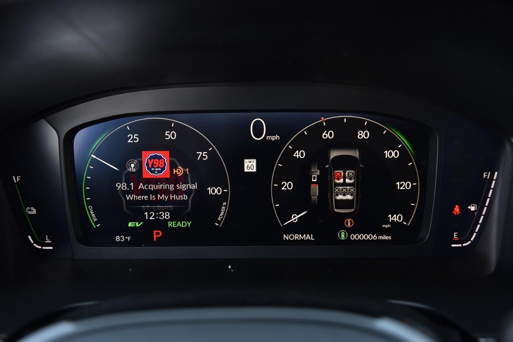 Honda CR-V Hybrid Vehicle Image 12