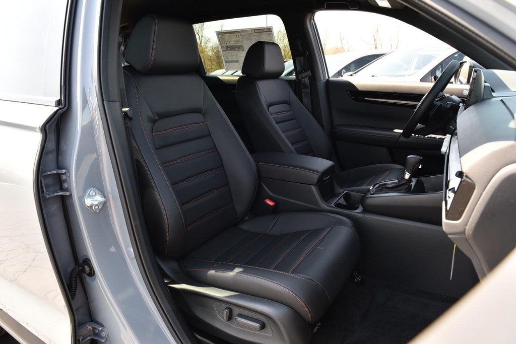 Honda CR-V Hybrid Vehicle Image 23