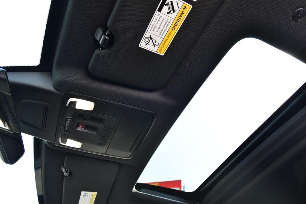 Honda CR-V Hybrid Vehicle Image 24