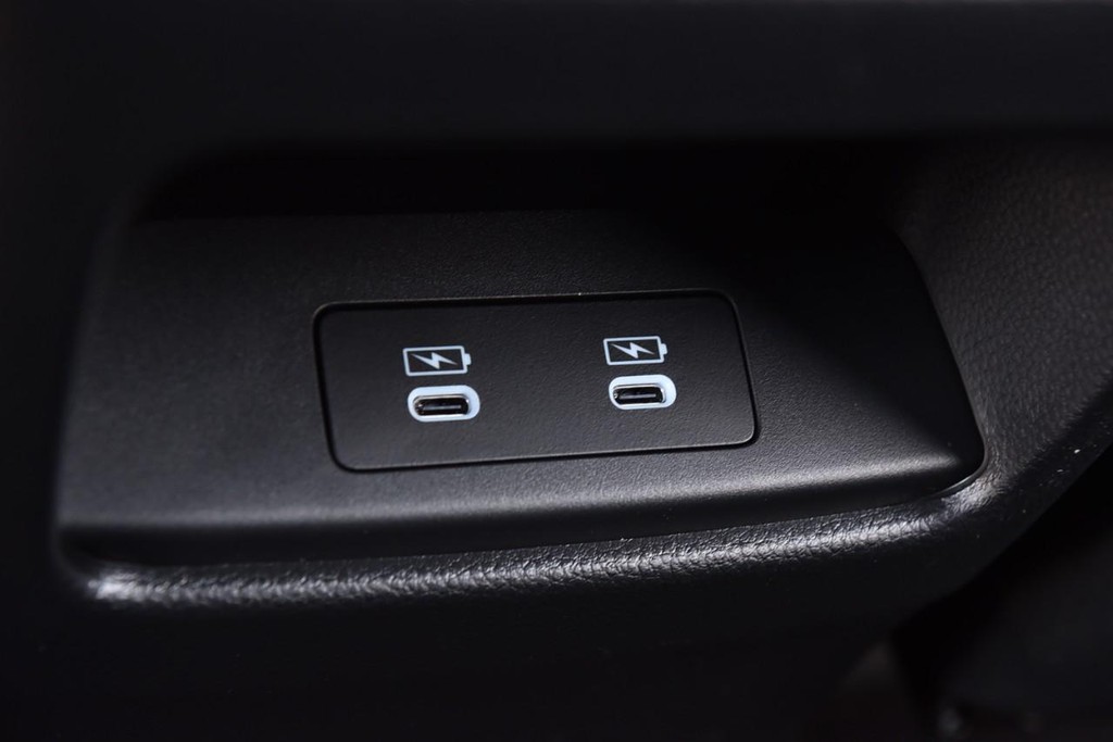 Honda CR-V Hybrid Vehicle Image 27