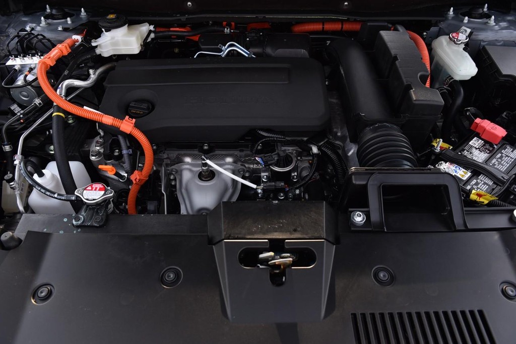 Honda CR-V Hybrid Vehicle Image 30