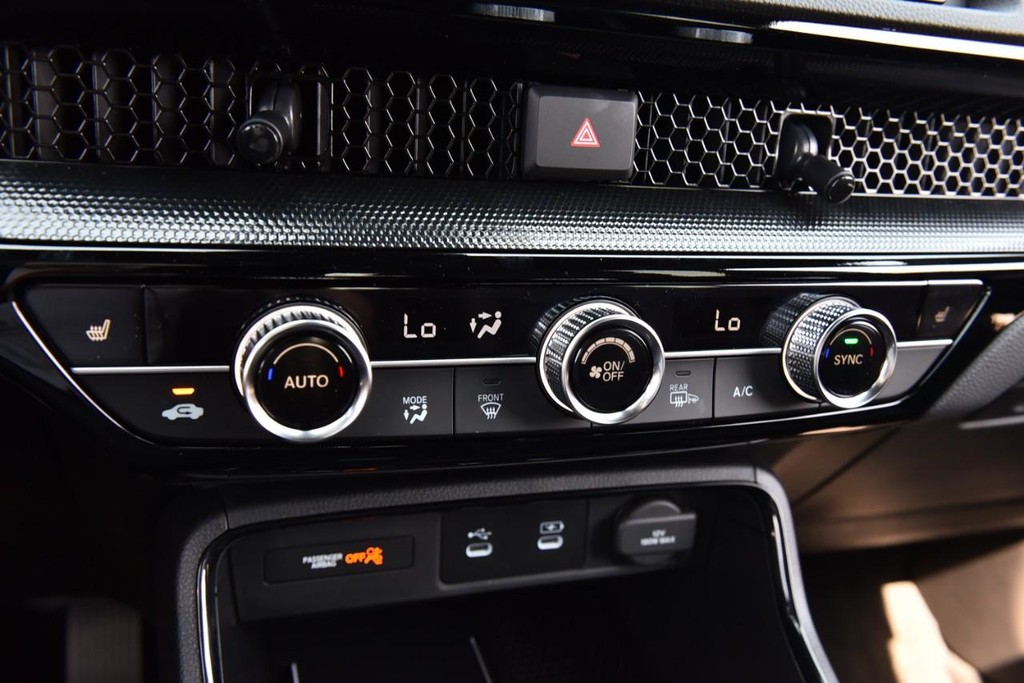 Honda CR-V Hybrid Vehicle Image 16