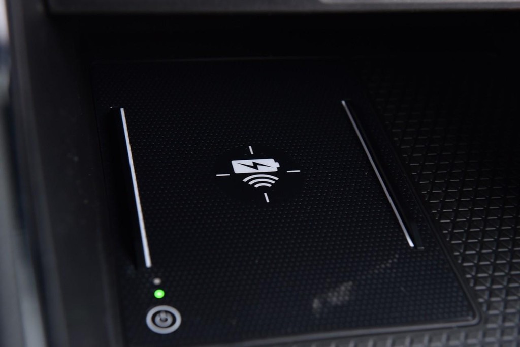 Honda CR-V Hybrid Vehicle Image 18